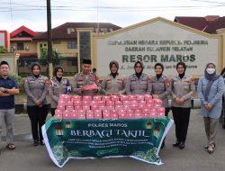 Sihumas dan Sium Polres Maros Berbagi Takjil, Pererat Silaturahmi di Bulan Ramadan