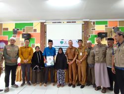 BAZNAS Maros Salurkan ZIS, Puluhan Dhuafa dan Guru Mengaji di Maros Baru Terima Manfaat