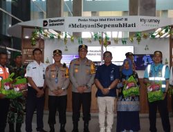 Bersama Kapolres Maros, Kapolda Sulsel Tinjau dan Pantau Langsung Pos Pelayanan Bandara Sultan Hasanuddin, 