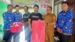 Camat Maros Baru Bersama kepala Desa Borikamase Salurkan Bantuan untuk Korban Puting Beliung