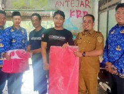Camat Maros Baru Bersama kepala Desa Borikamase Salurkan Bantuan untuk Korban Puting Beliung